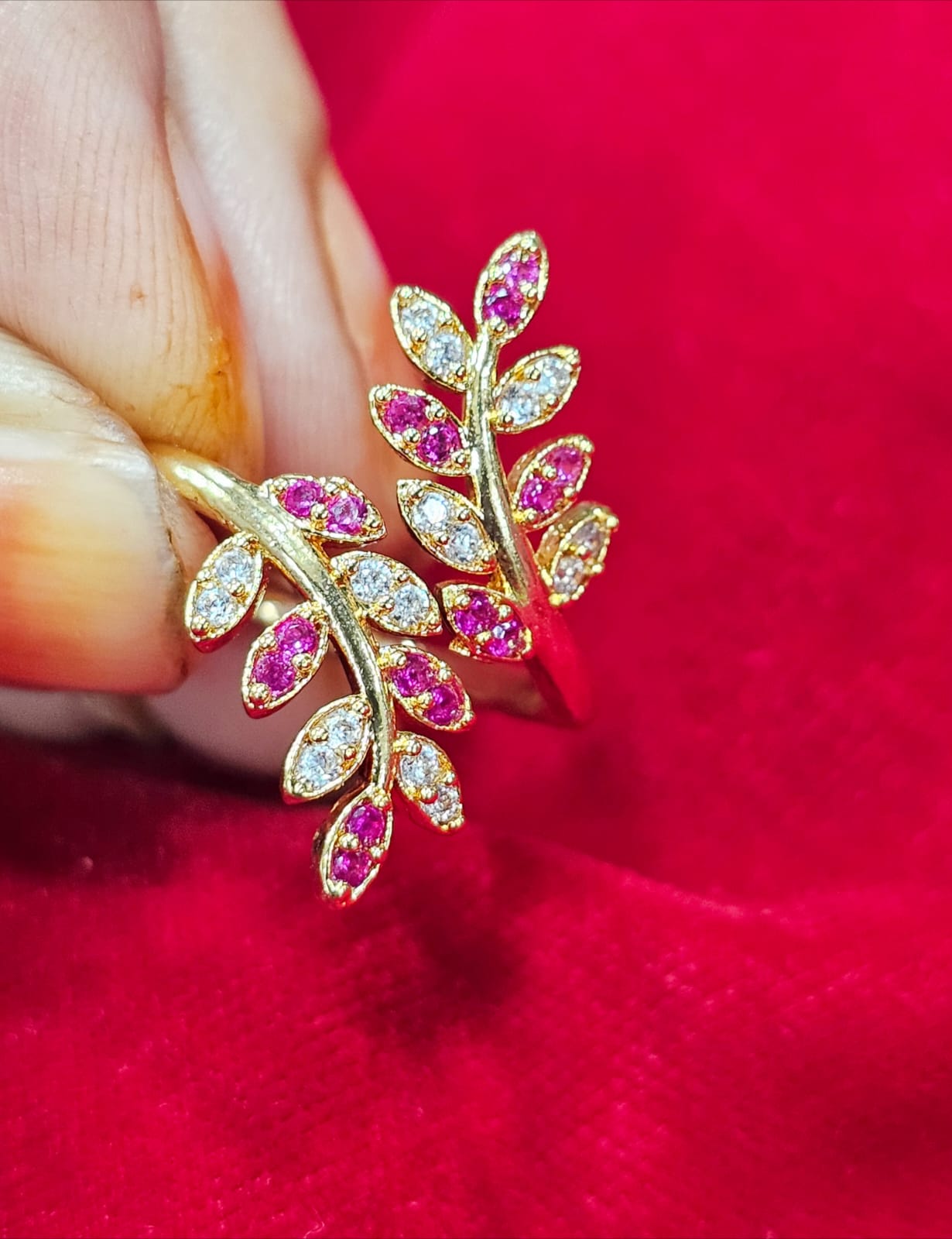 474 Adjustable finger rings with pink just 350 - Image 1