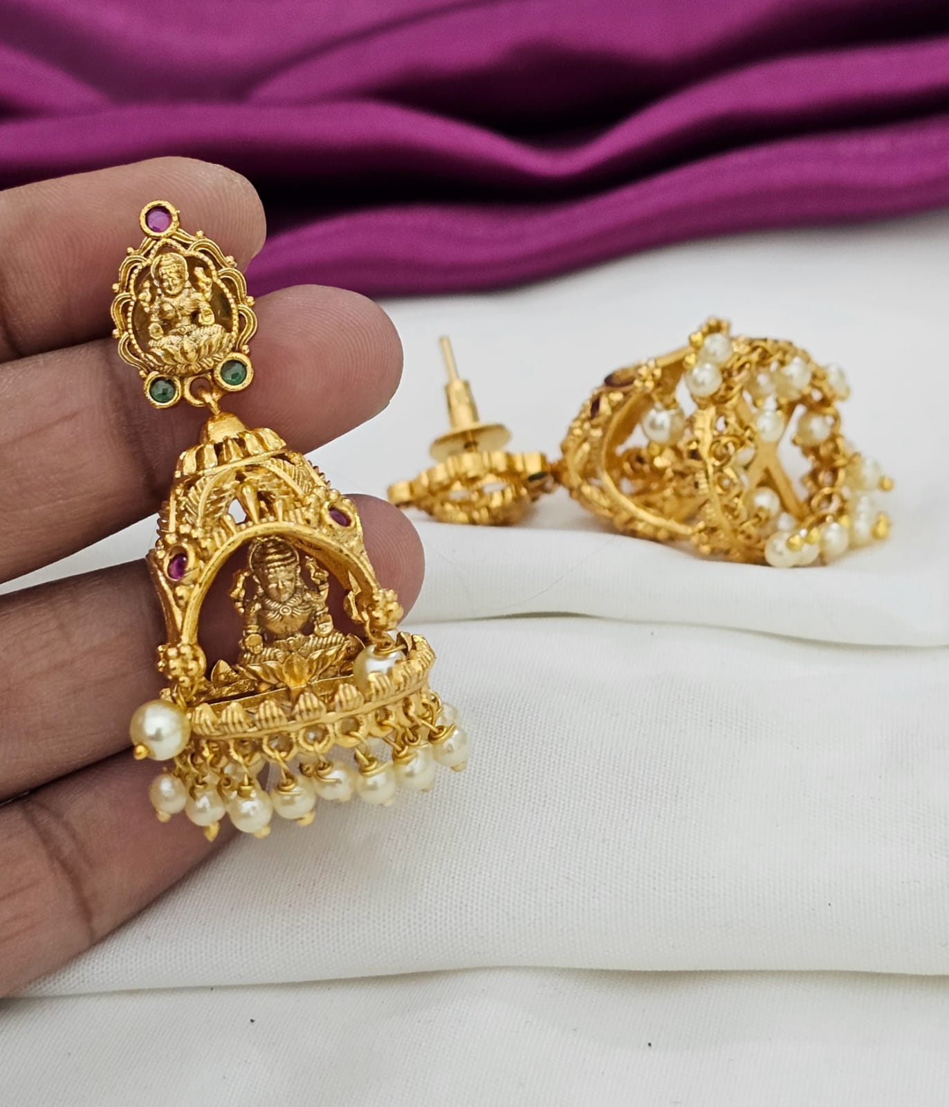 WhatsApp Image 2025-11-15 at 21.30.18_8bbbdb2e Gopuram buttas just 550 - Image 1