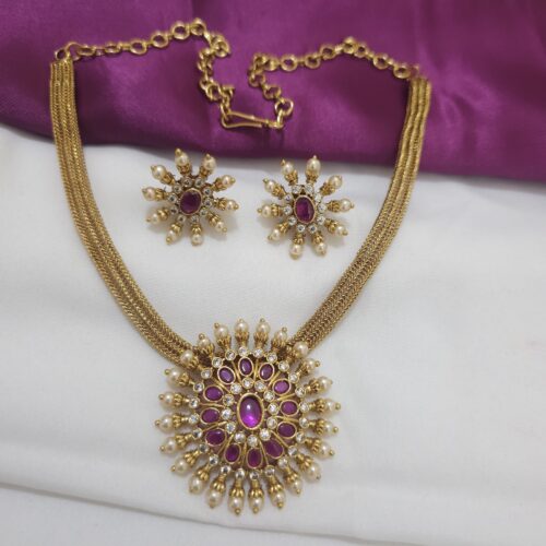 Kempu stone neck choker