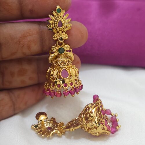 Antique gold polish buttas