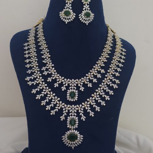 Dimond replica neck set with green stone