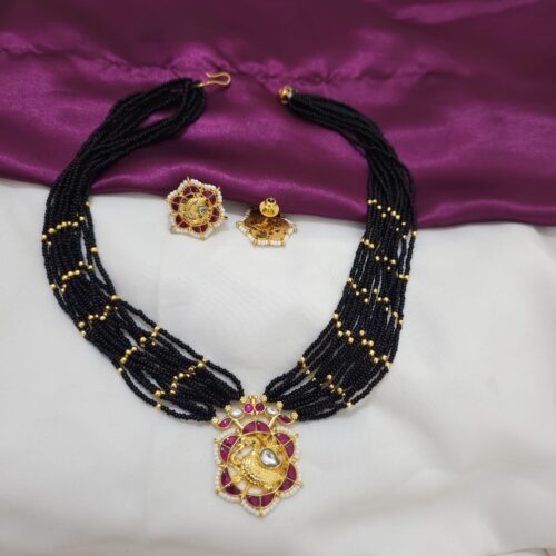 Jadau kundan neck set customized with cutting beads