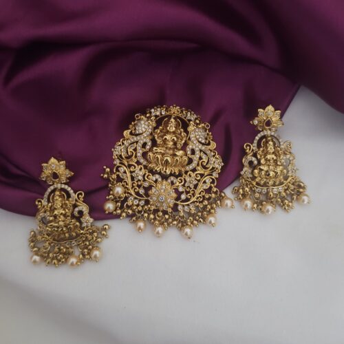 Gold polish desighner pendant set