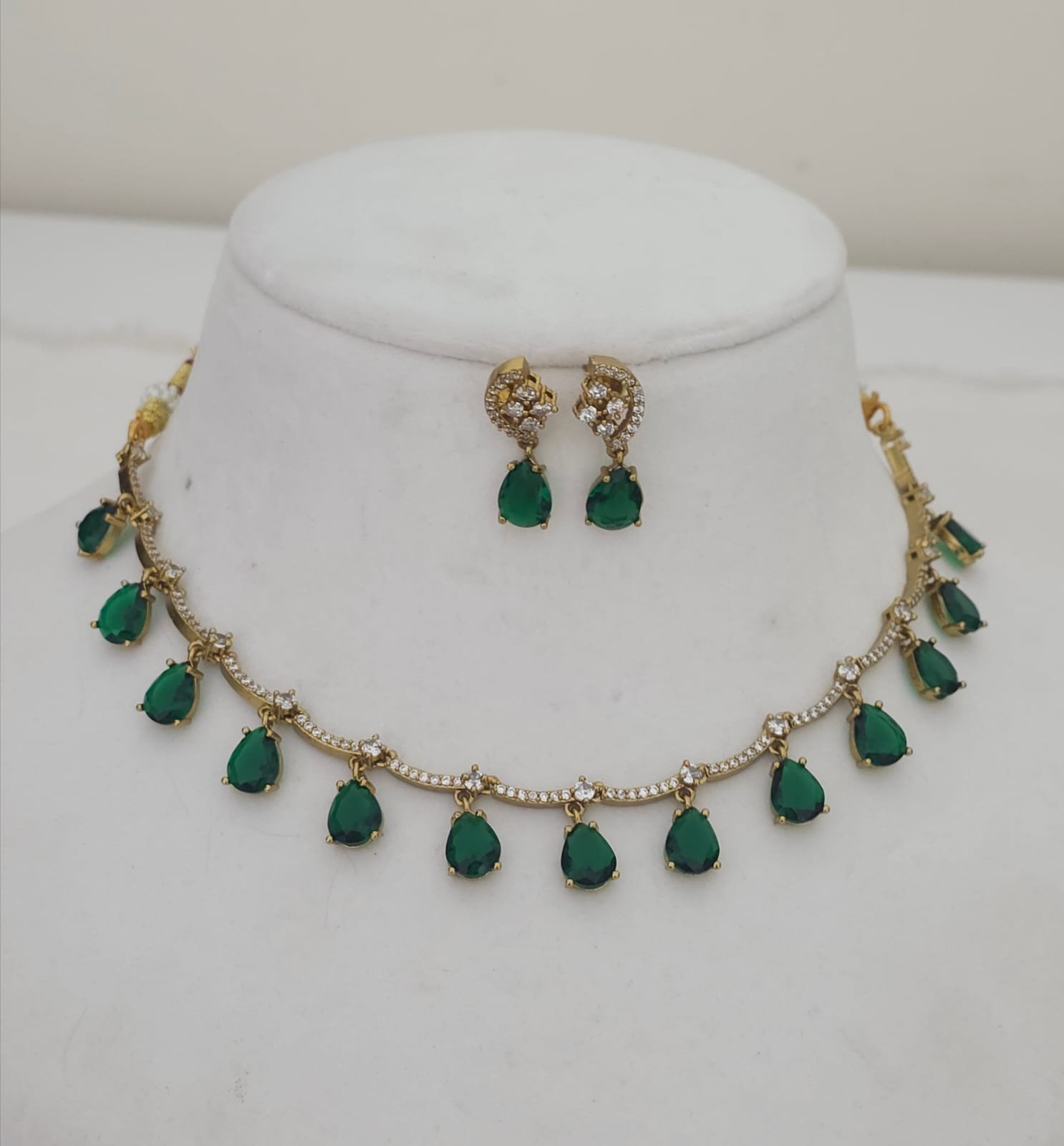 2026/04/IMG-20260407-WA0737.jpg Antique czs neck set with green droplets 650 free shipping - Image 1