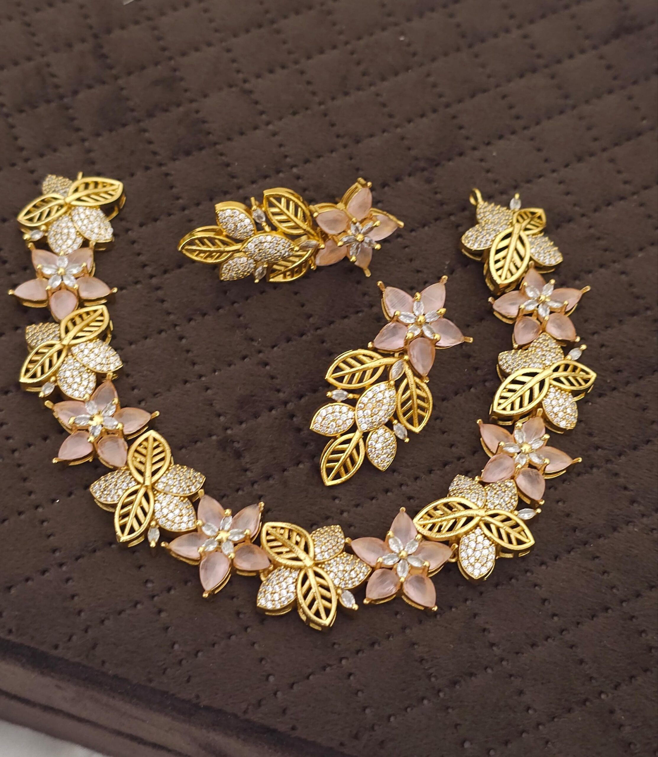 2026/05/IMG-20260520-WA0483-scaled.jpg Pastal stone gold polish neck set 750 free shipping - Image 1