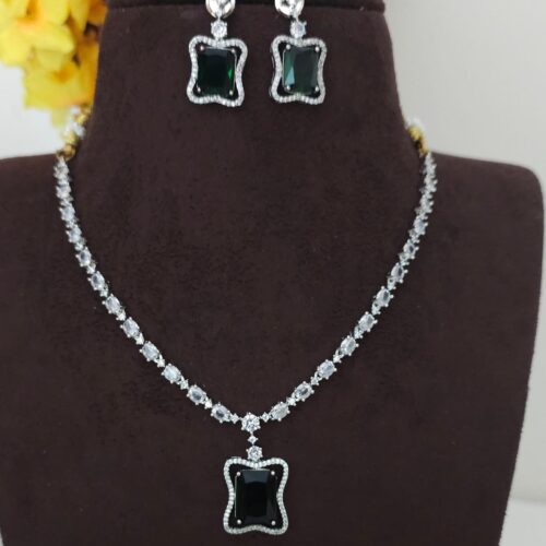 Dimond replica neck green stone 500 free shipping